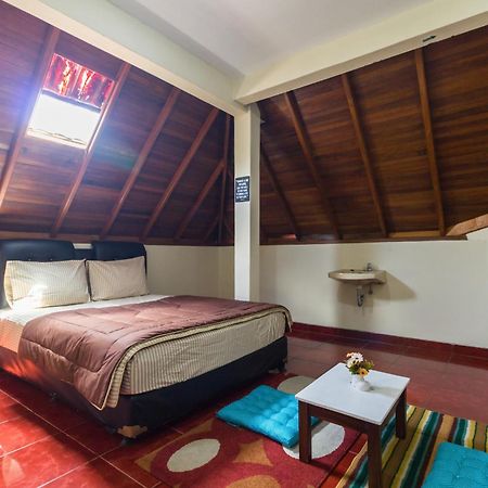 Pele Guesthouse Бандунг Екстериор снимка