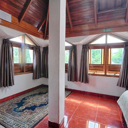 Pele Guesthouse Бандунг Екстериор снимка