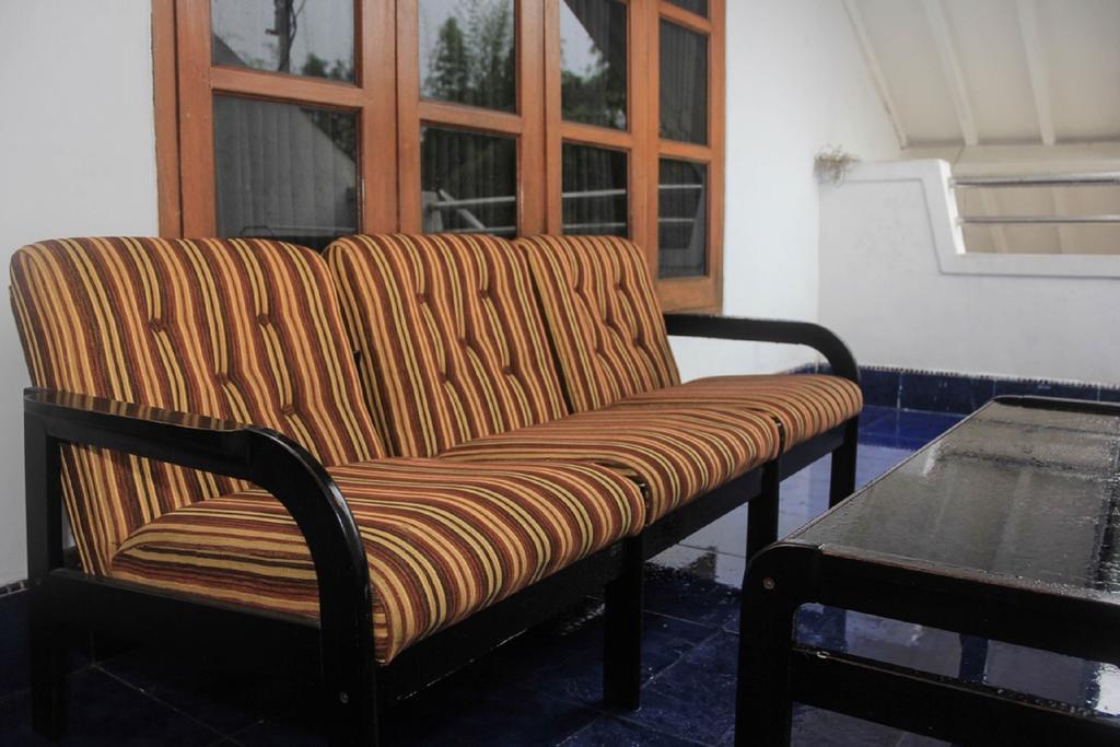 Pele Guesthouse Бандунг Екстериор снимка