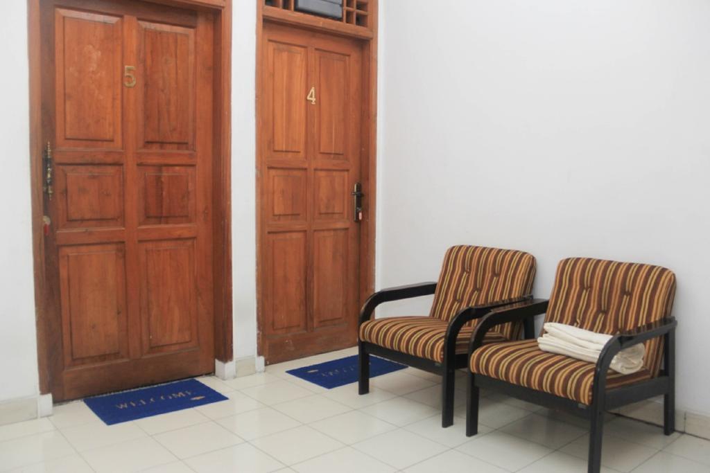 Pele Guesthouse Бандунг Екстериор снимка