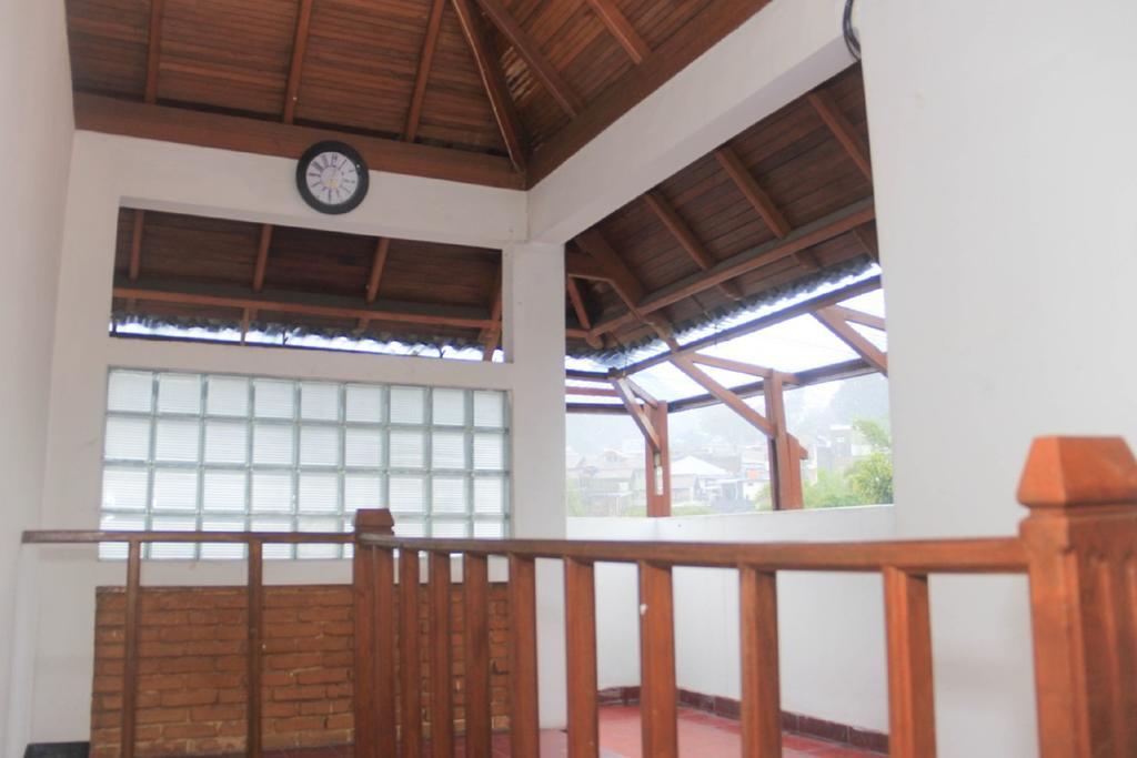 Pele Guesthouse Бандунг Екстериор снимка