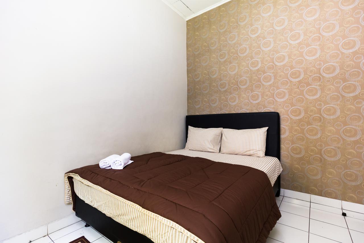 Pele Guesthouse Бандунг Екстериор снимка