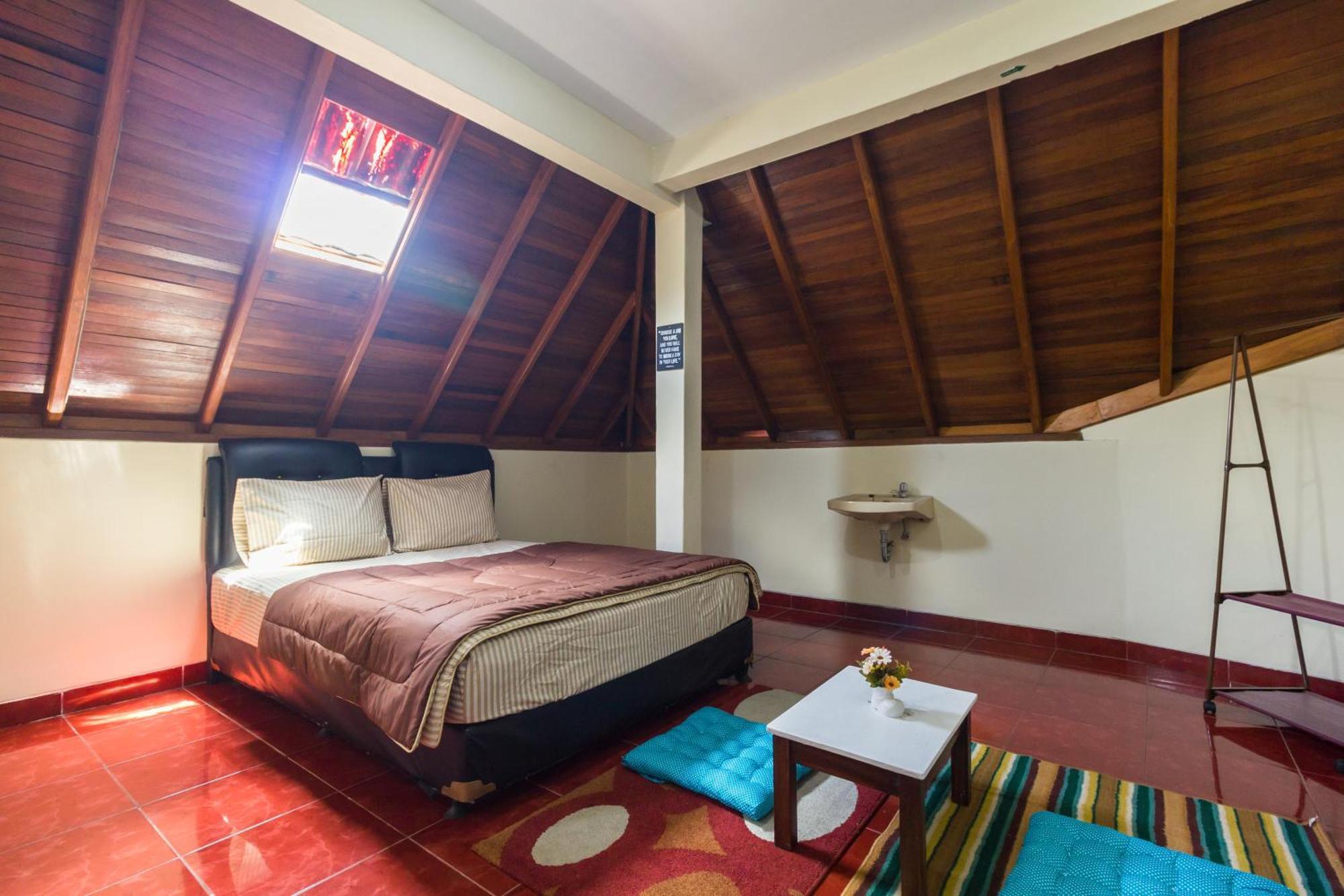 Pele Guesthouse Бандунг Екстериор снимка
