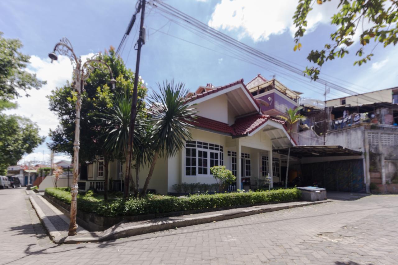 Pele Guesthouse Бандунг Екстериор снимка