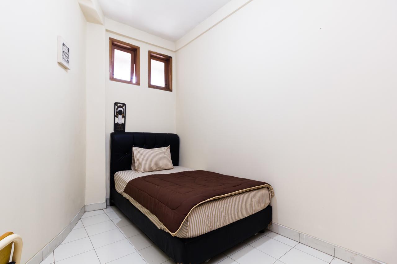 Pele Guesthouse Бандунг Екстериор снимка