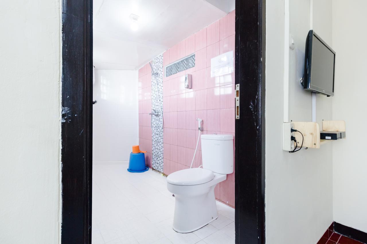 Pele Guesthouse Бандунг Екстериор снимка