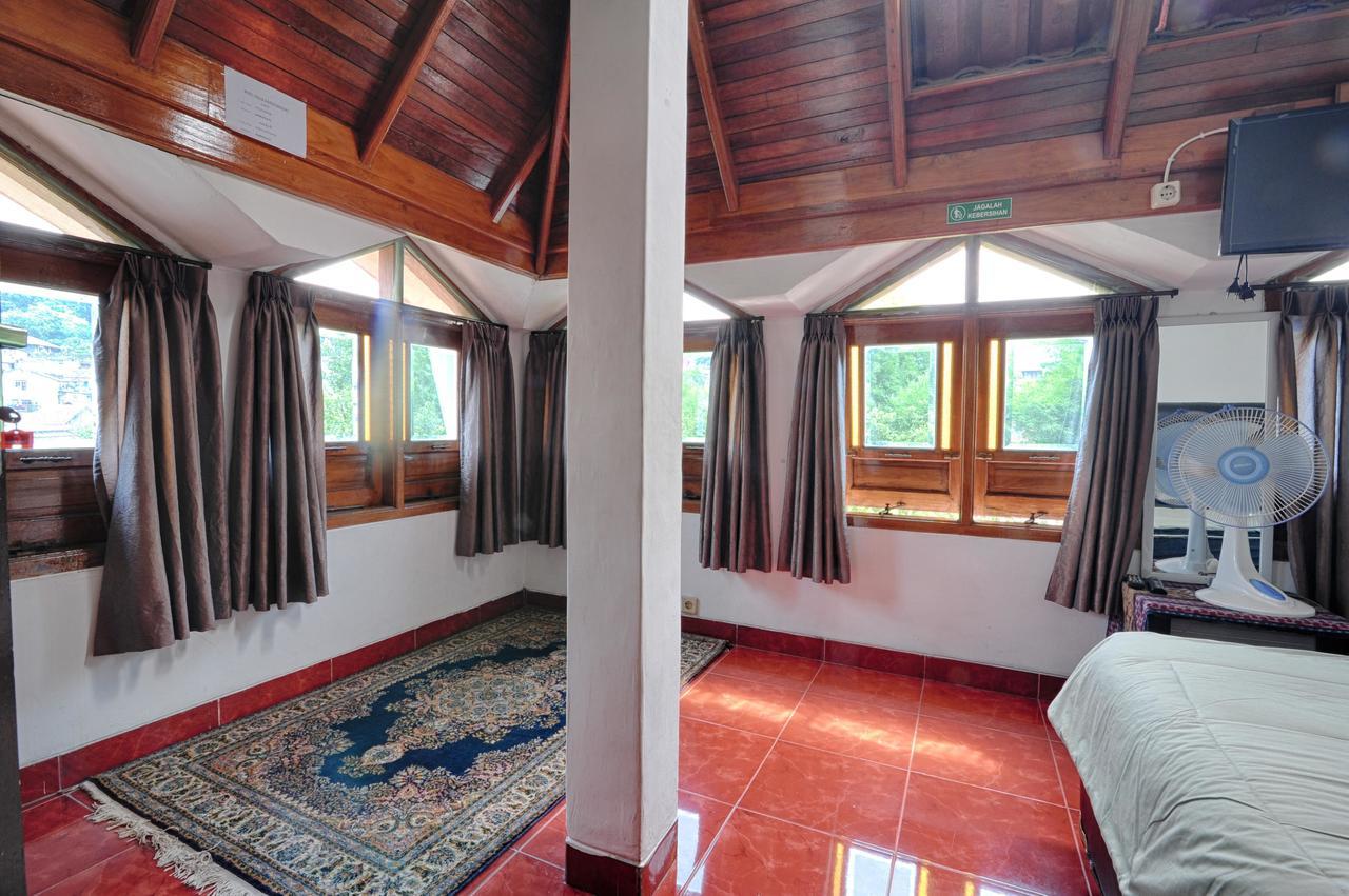 Pele Guesthouse Бандунг Екстериор снимка